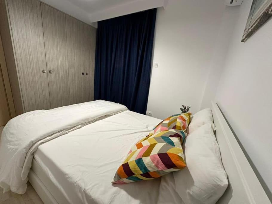 Quiet Simple Brand New Luxury By The Sea Apartment Athen